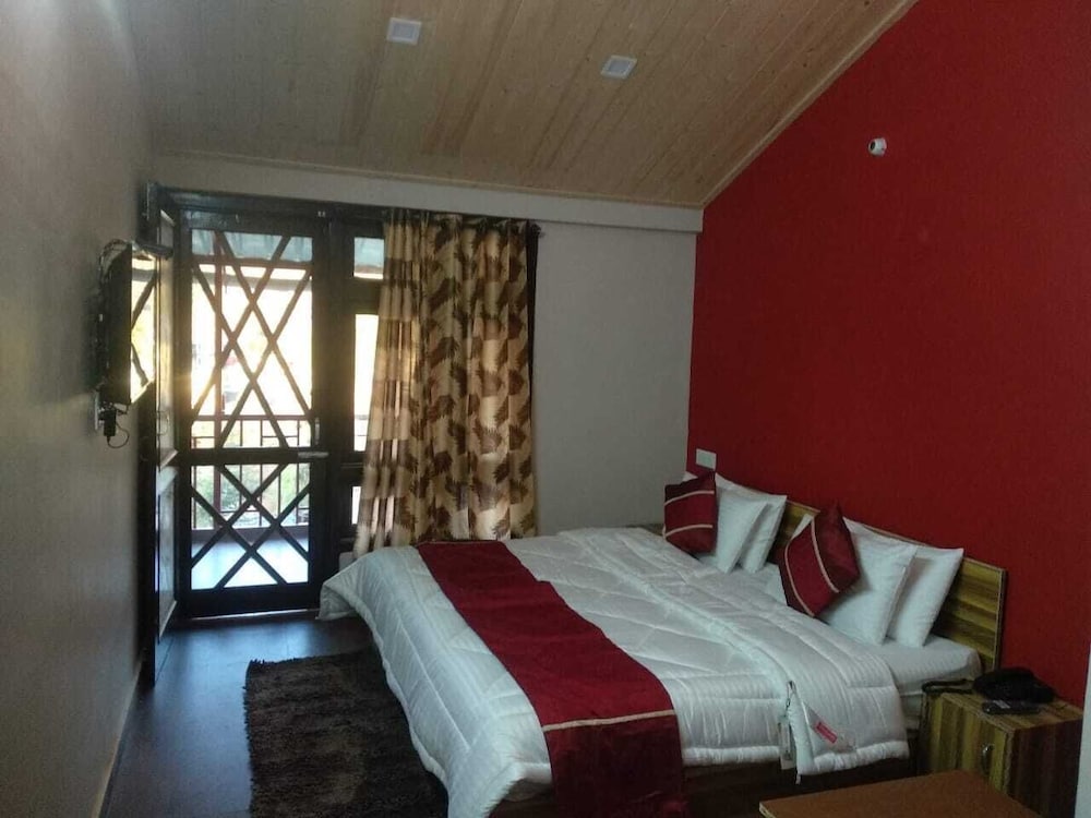 ADB Rooms Hotel Devine Point Shimla in Shimla, India
