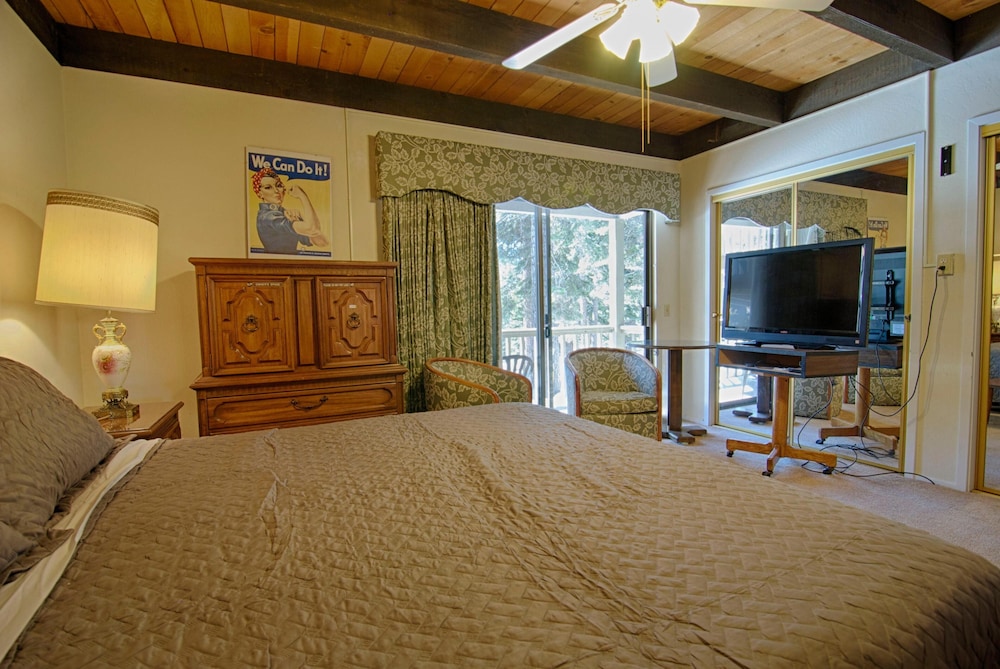 Vidor Village - photo 9