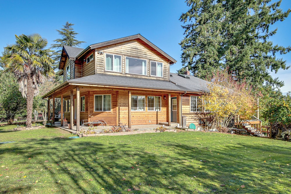 Hikes And Apples Renovated Farmhouse In Gig Harbor 22324681 — Gig Harbor