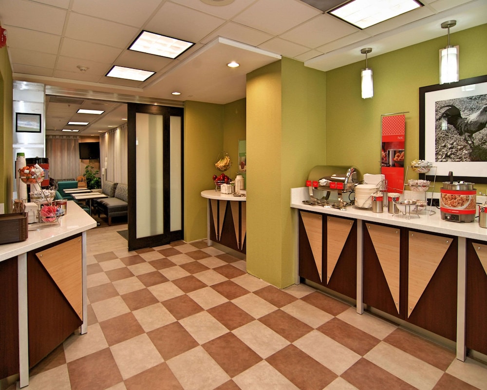 Hampton Inn & Suites Mountain View - photo 43