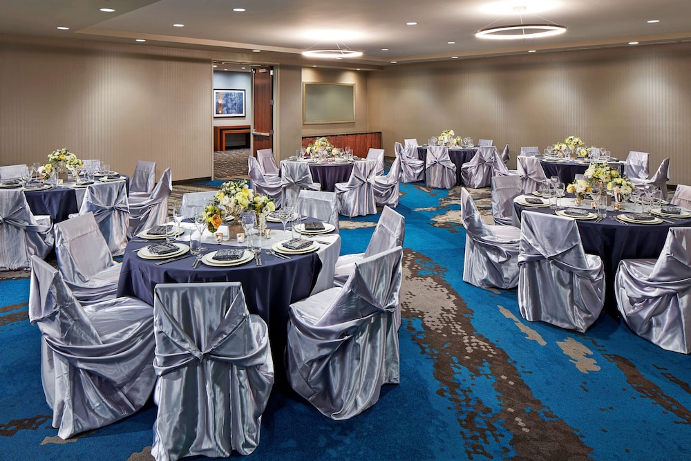 Homewood Suites by Hilton San Diego Downtown Bayside - photo 32