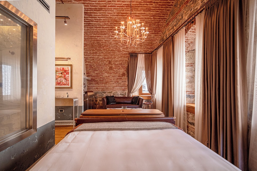 Stone Inn Galata — Istanbul — photo 4