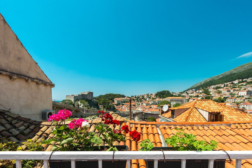 Apartments Simović — 4-Star Luxury Hotel in Dubrovnik, Croatia