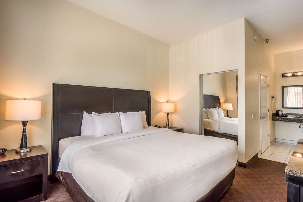 Clarion Inn & Suites Central Clearwater Beach - photo 45