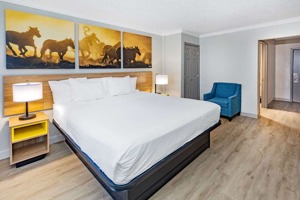 Days Inn by Wyndham Del Rio - photo 35
