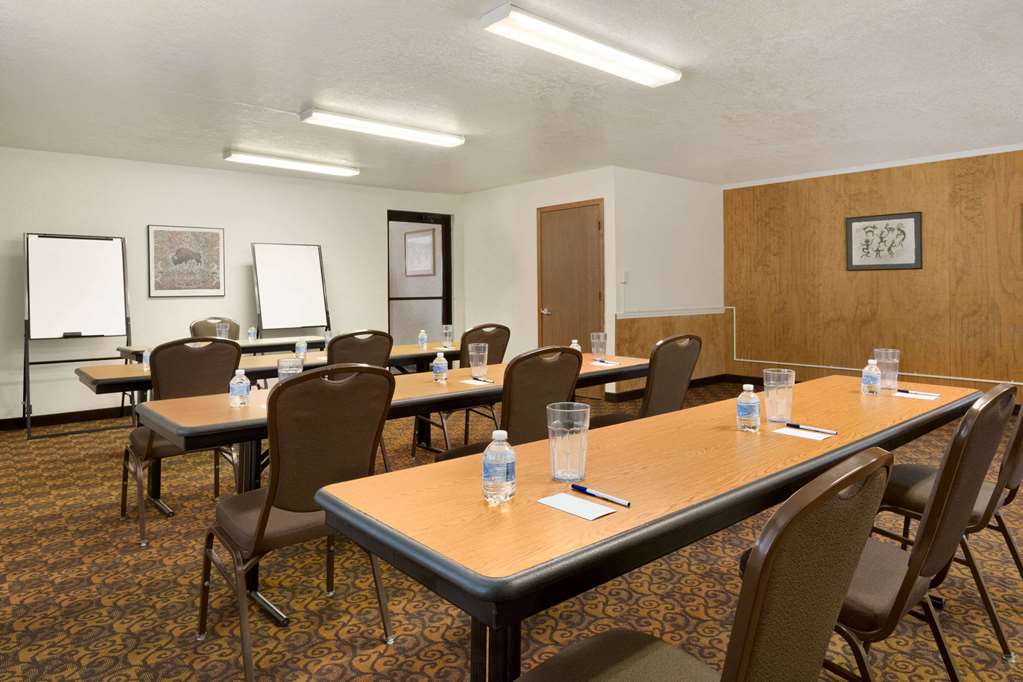 Travelodge by Wyndham Belen - photo 15