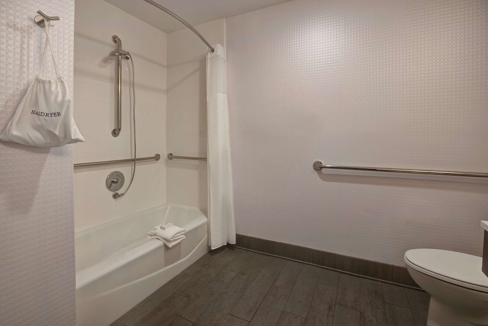 Hampton Inn Olive Branch - photo 29