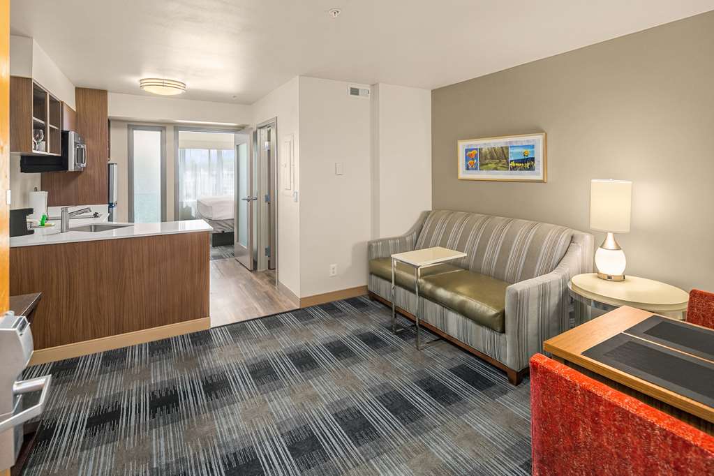 Executive Residency by Best Western Navigator Inn & Suites - photo 17