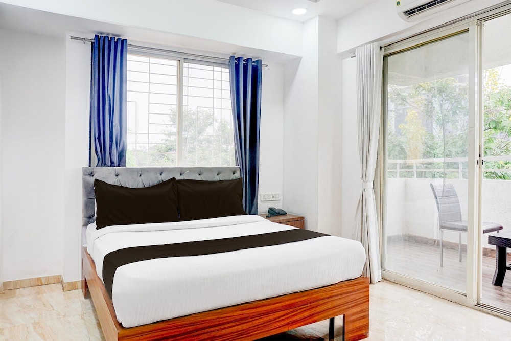 FabHotel Red Velvet Inn & Suites in Pune, India