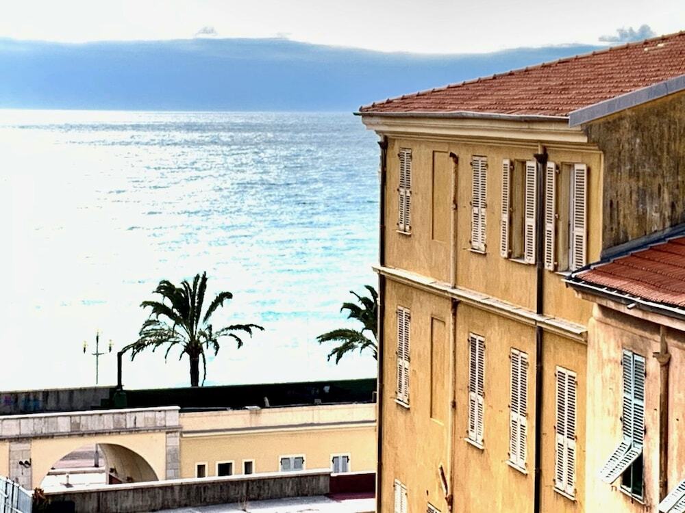 Apart Hotel Riviera Old Town Promenade des Anglais in Nice, France