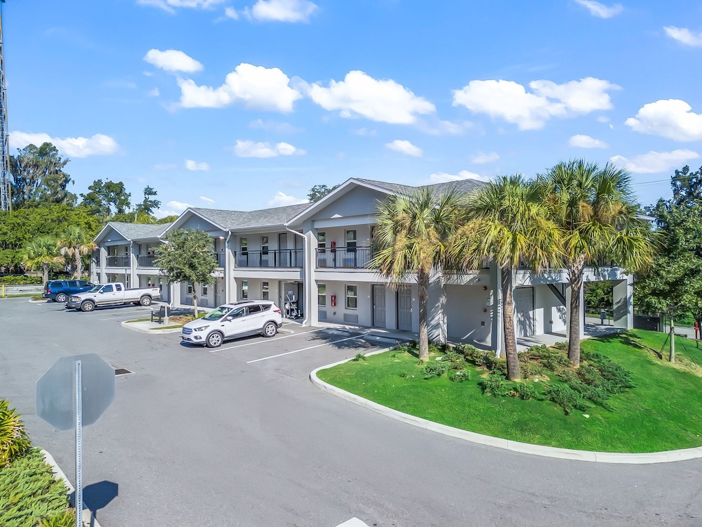 Baymont by Wyndham Ocala Suites - photo 43