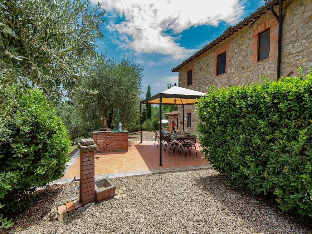Sun kissed Holiday Home — 4-Star Luxury Hotel in Gaiole In Chianti, Italy