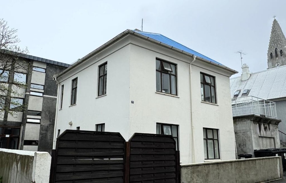 Primary image