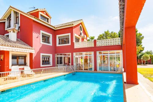 Myflats Villa Albufereta Hideaway — 4-Star Luxury Hotel in Alicante, Spain