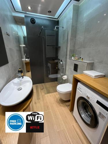 Bianco Apartament Reduta Park Free Parking — 4-Star Luxury Hotel in Krakow, Poland