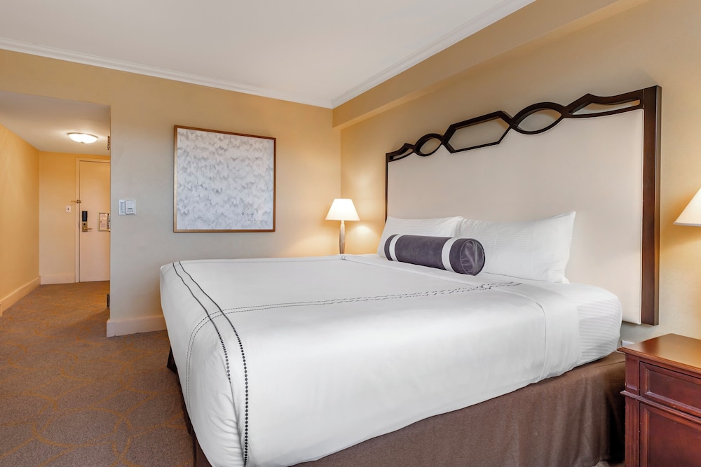 Omni Shoreham Hotel - photo 28