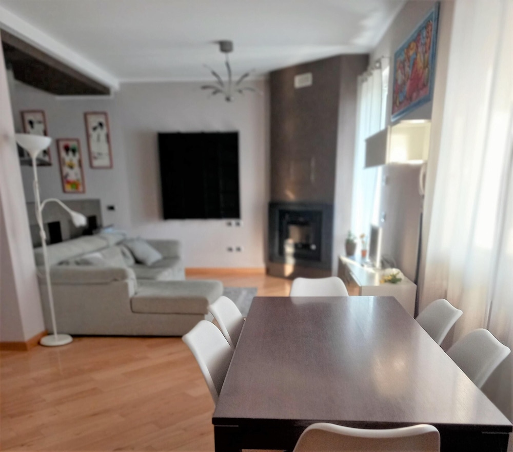 Marone Apartment With Pool — 4-Star Luxury Hotel in Marone, Italy