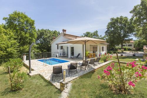 Family friendly house with a swimming pool Kapelica Labin 24509 — 4-Star Luxury Hotel in Labin, Croatia