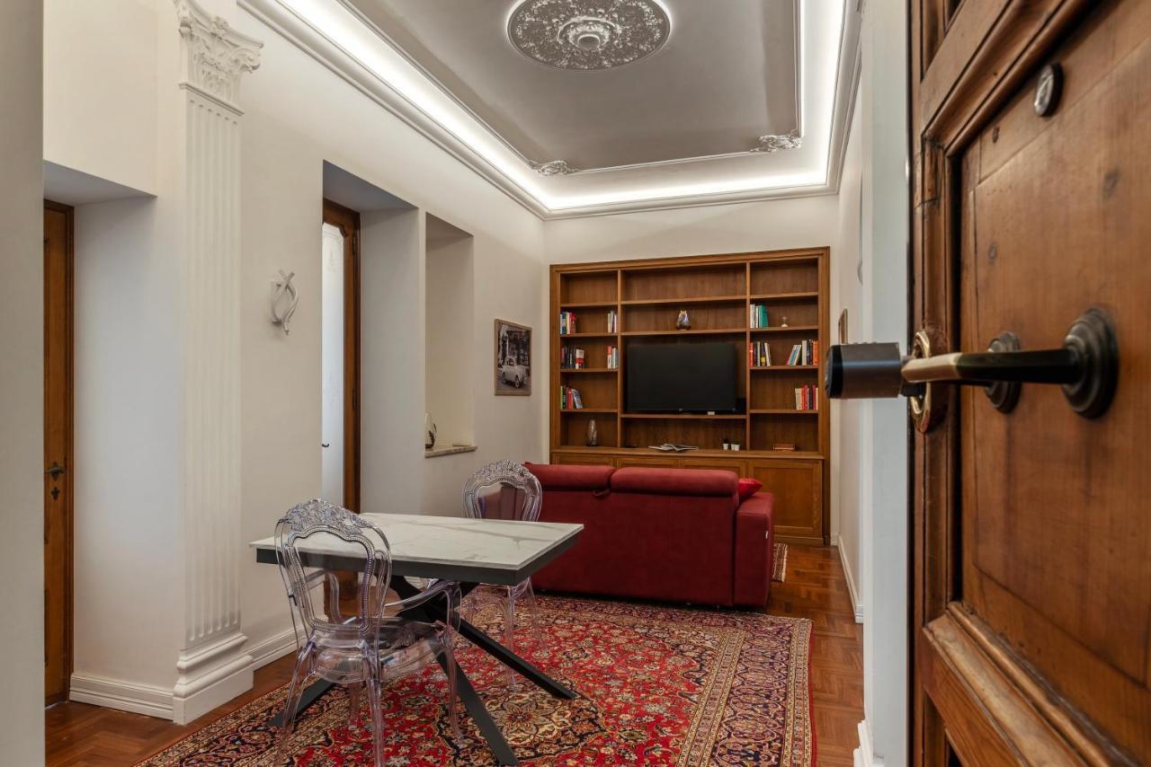 Guesthost Rione Sallustiano Elegant Apartment — 4-Star Luxury Hotel in Rome, Italy