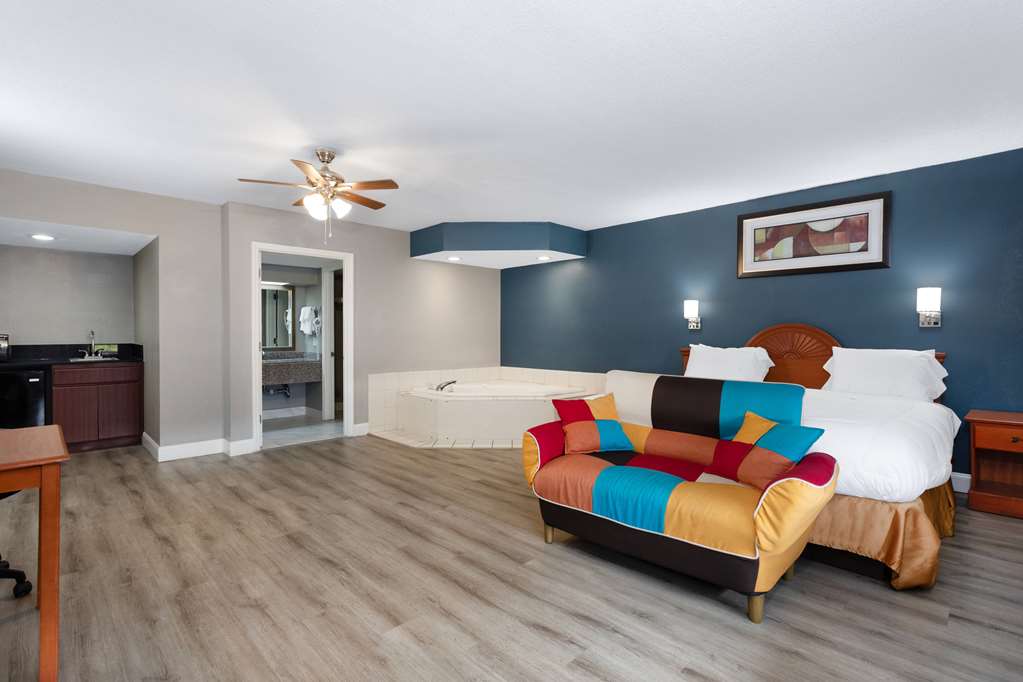 Baymont by Wyndham Marianna - photo 22