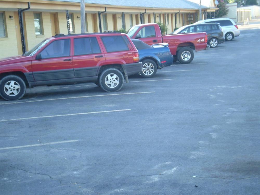 Sunrise Inn Brownsville - photo 5