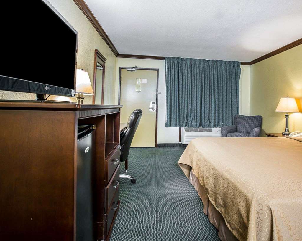 Quality Inn San Diego I 5 Naval Base - photo 14