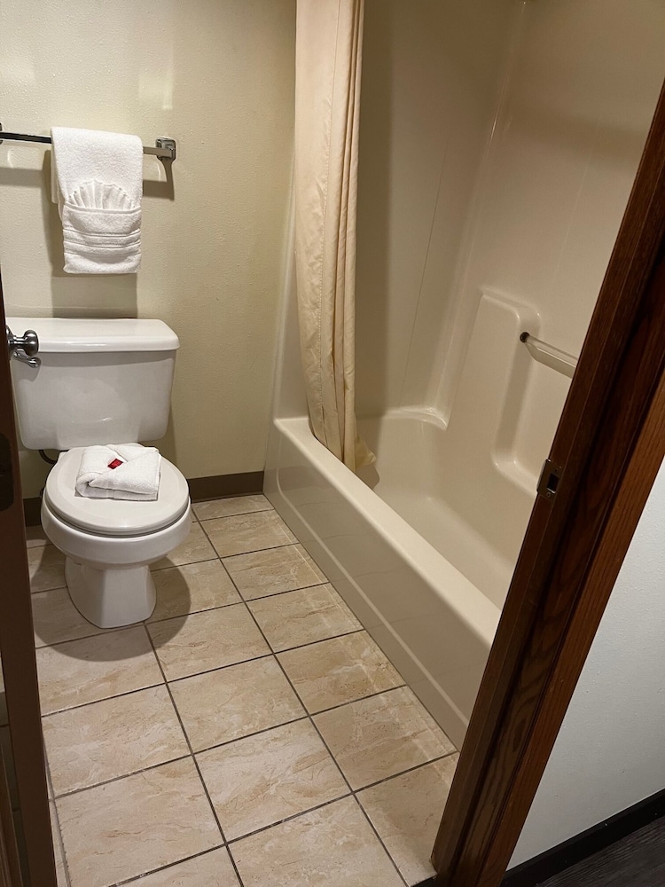 Super 8 by Wyndham Smithville Kansas City - photo 14