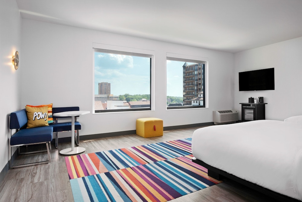 Aloft Kansas City Country Club Plaza - photo 5