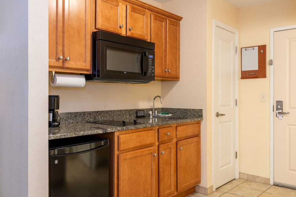 White River Inn and Suites - photo 25