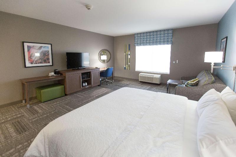 Hampton Inn & Suites Stroud - photo 85