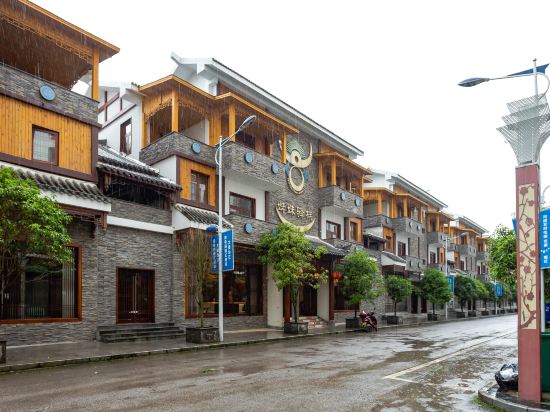 Sisters Inn - carbon neutral hotel in Unknown City