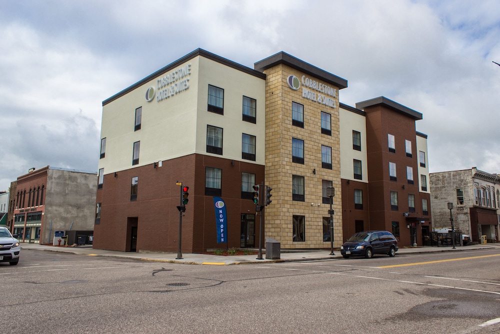 Cobblestone Hotel & Suites Chippewa Falls - photo 76
