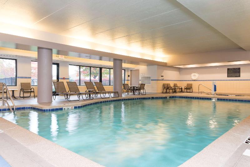 Hampton Inn & Suites East Lansing Okemos - photo 109