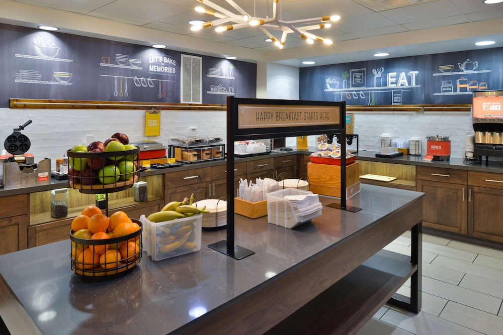 Hampton Inn & Suites Las Vegas Airport - photo 33