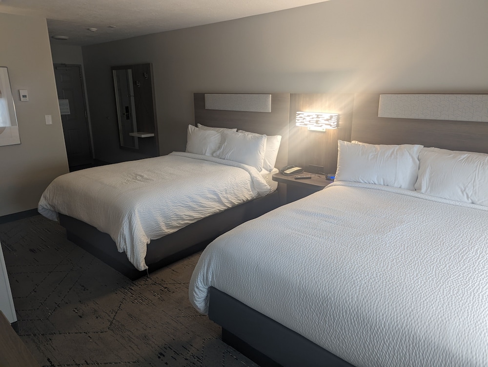 Holiday Inn Express & Suites Salt Lake City N Bountiful - photo 9