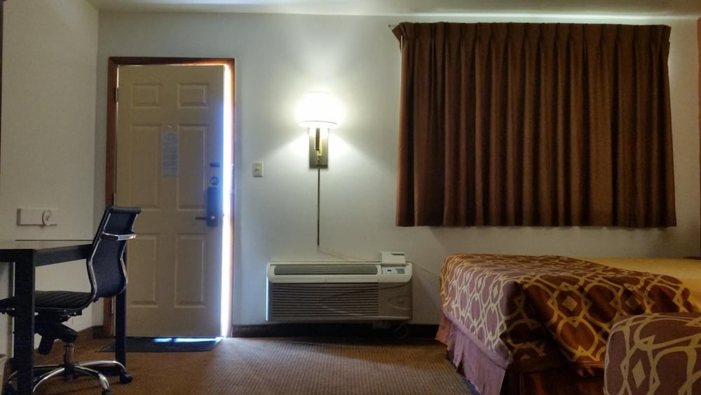 American Inn of Liberal - photo 21