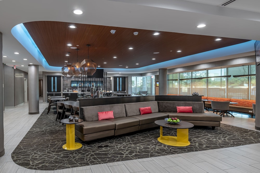 SpringHill Suites by Marriott Dallas Central Expressway - photo 3