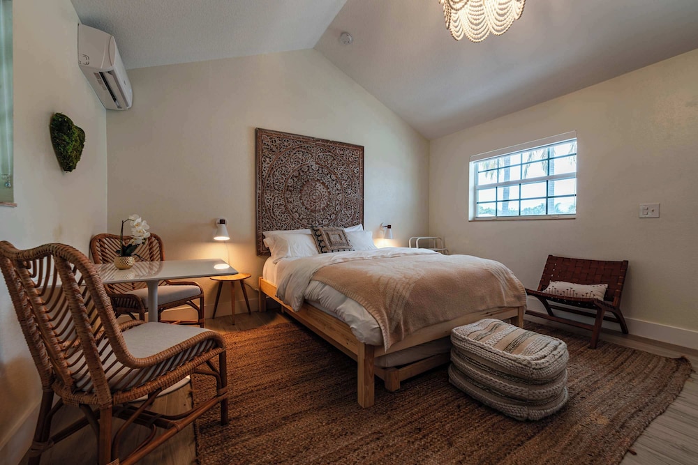 Seahorse Beach Bungalows - photo 24