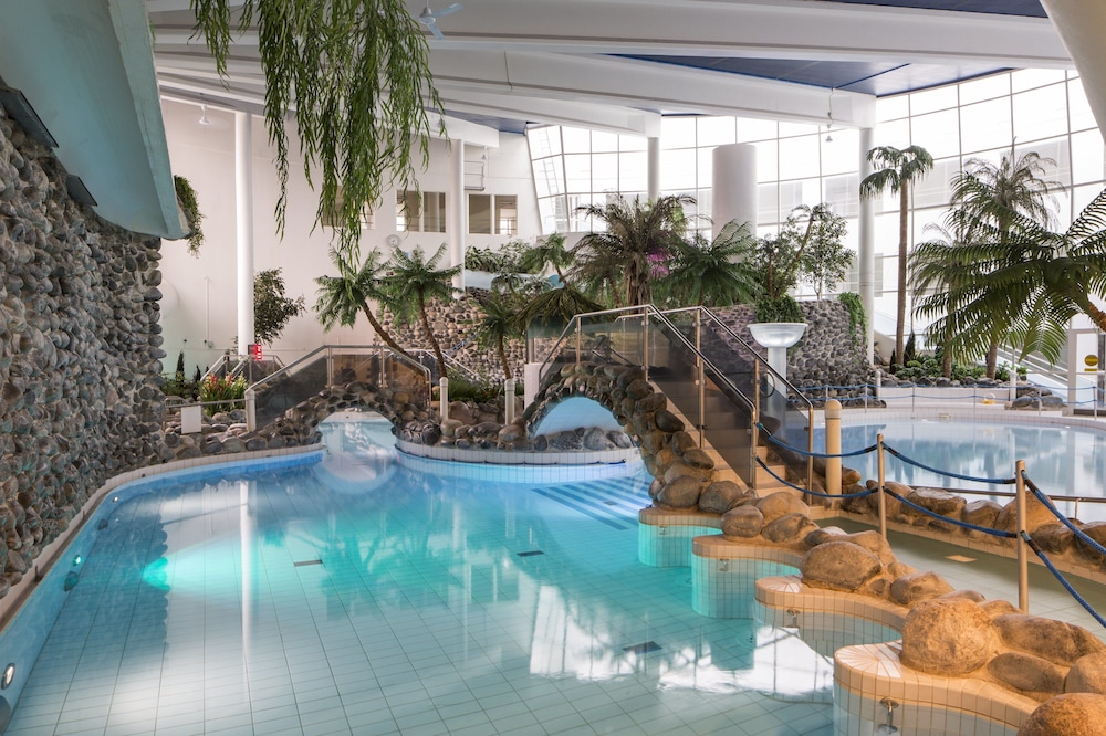 Holiday Club Kuusamon Tropiikki — 4-Star Luxury Hotel in Kuusamo, Finland