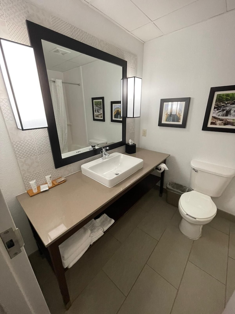 Travelodge by Wyndham Knoxville West - photo 15