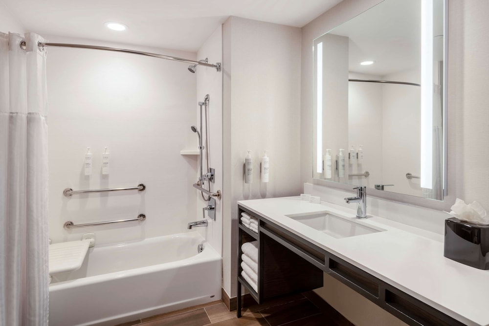Hilton Garden Inn Pomona Chino - photo 26