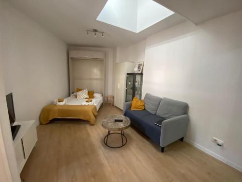 Bonito Estudio Con Terraza - last minute hotel in Madrid