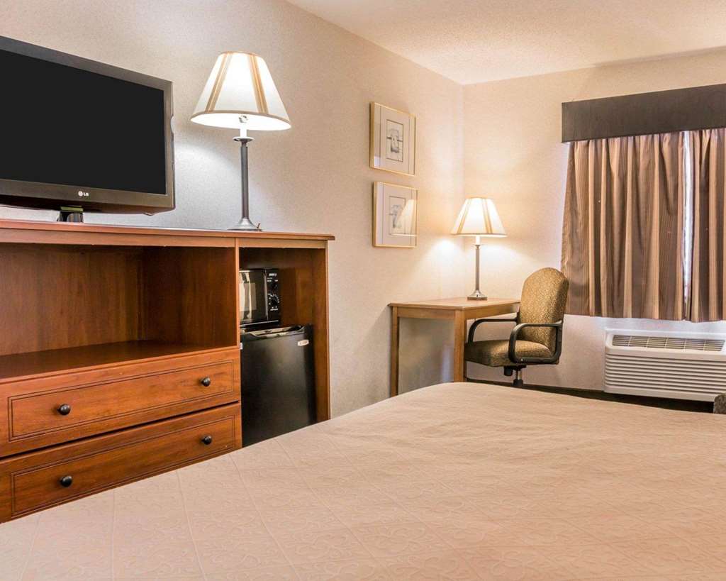 Quality Inn Grand Rapids North - photo 14