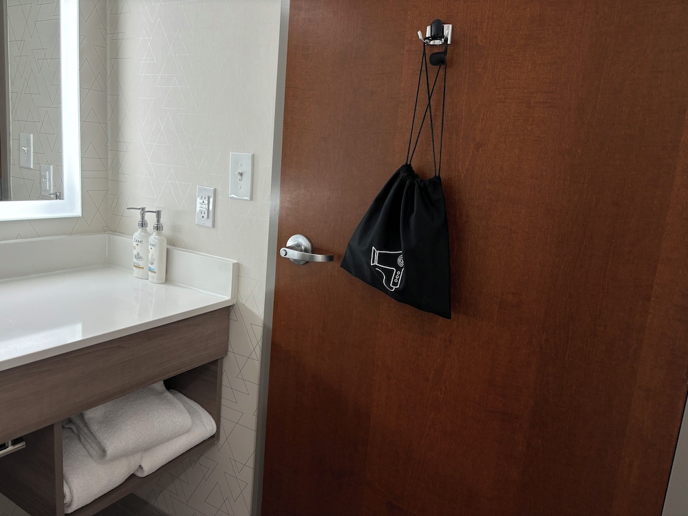 Holiday Inn Express Hotel & Suites St. Robert by IHG - photo 10