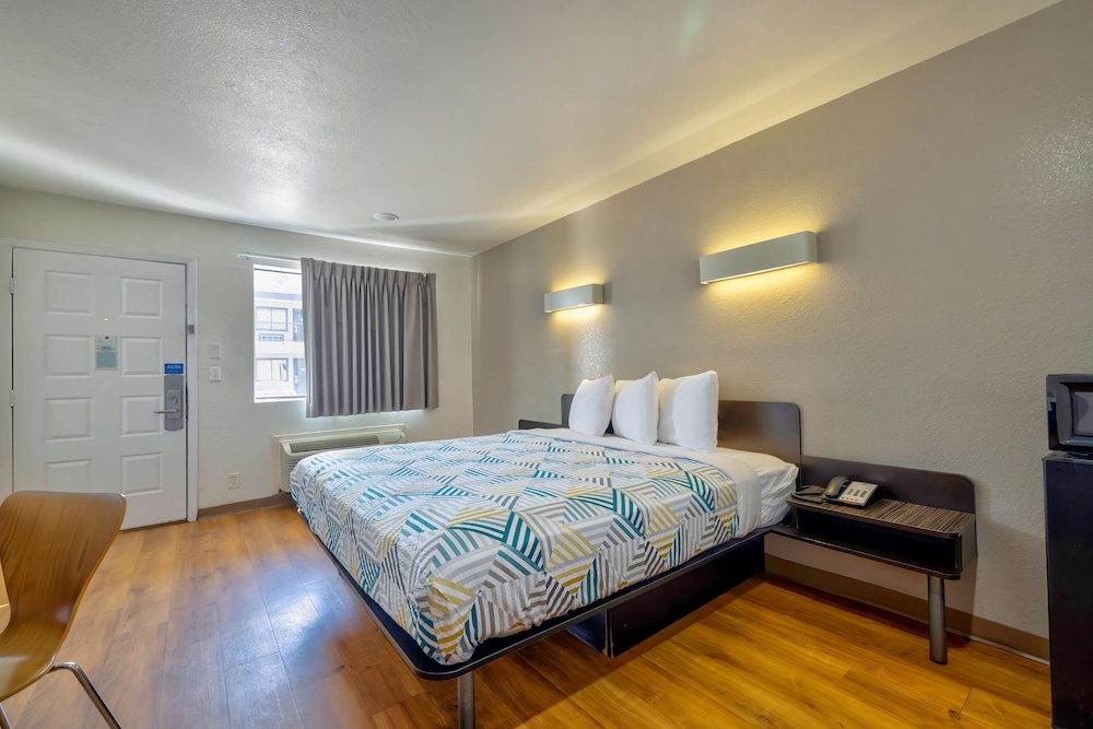 Motel 6 Bryan TX College Station - photo 19