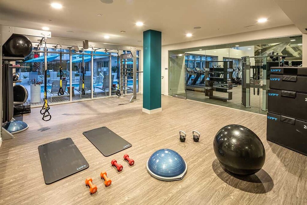 Resort Style Suites in Downtown LA - photo 40
