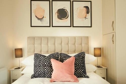 Sea View Serenity Breath taking sea view sleeps 4 — 4-Star Luxury Hotel in Scarborough, United Kingdom