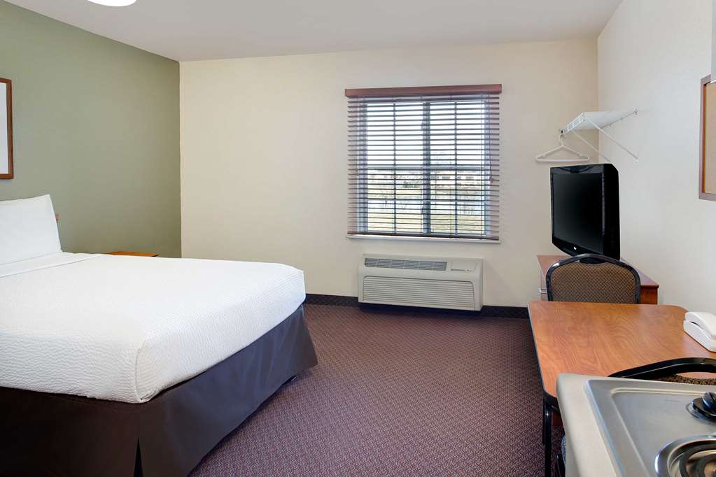 WoodSpring Suites Fort Wayne - photo 6