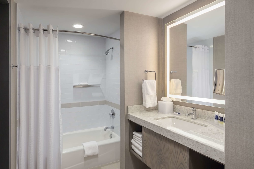 The Summit Hotel - photo 36