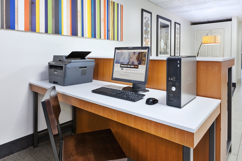 Holiday Inn Express & Suites Three Rivers by IHG - photo 21